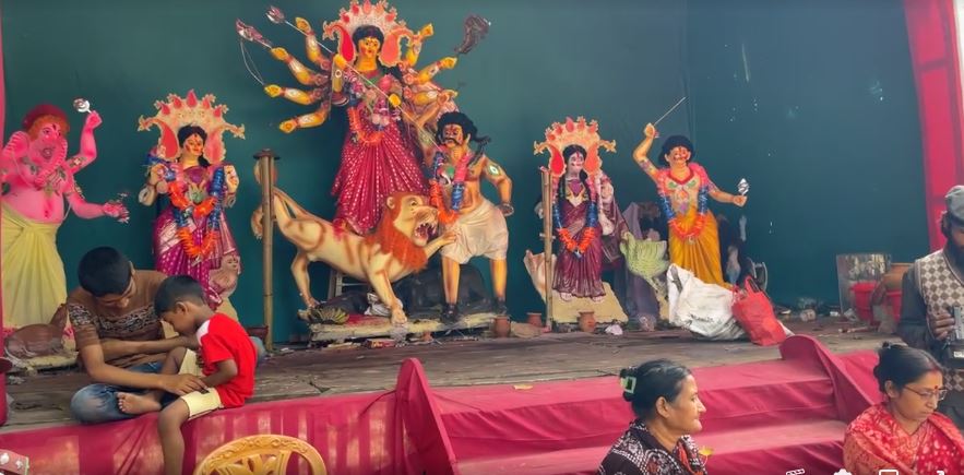 জমি নিয়ে বিরোধে রংপুরে দুর্গাপ্রতিমা বিসর্জন আটকে আছে